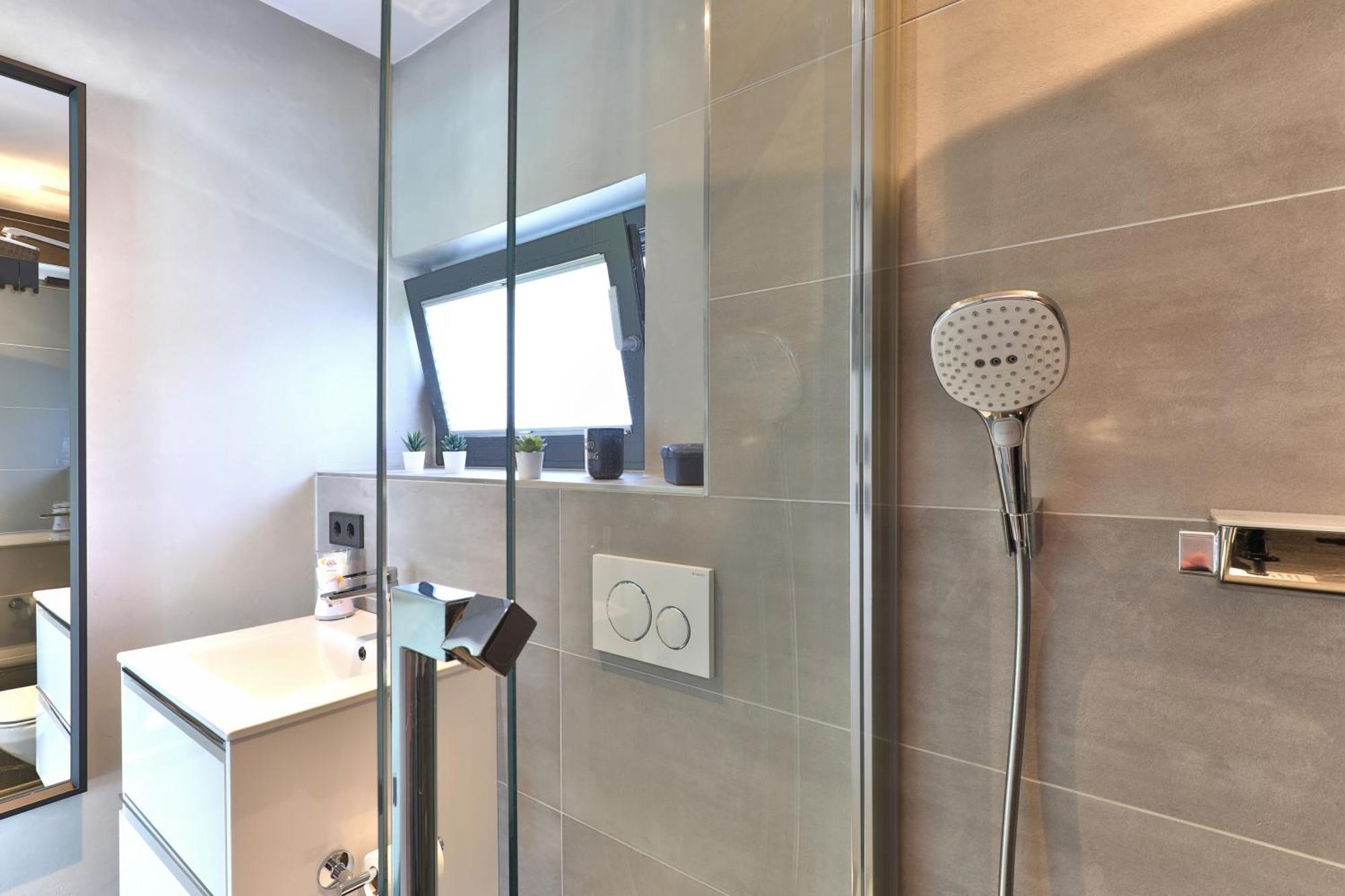 Modernes Studio-Apartment Gersthofen Ngoại thất bức ảnh